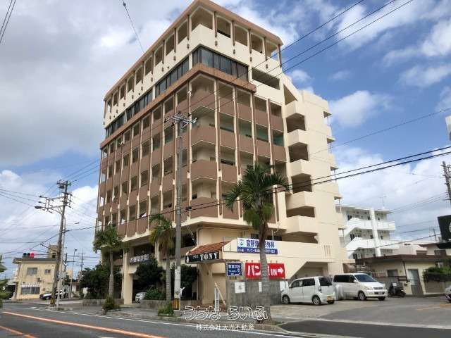 Pet-Friendly 2LDK Apartment for Rent in Ginowan, Okinawa - Thumbnail 2