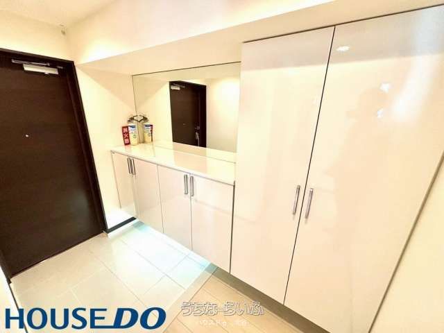Ocean-View 2LDK Apartment for Rent in Chatan, Okinawa - Thumbnail 3