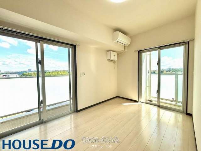 Ocean-View 2LDK Apartment for Rent in Chatan, Okinawa - Thumbnail 4