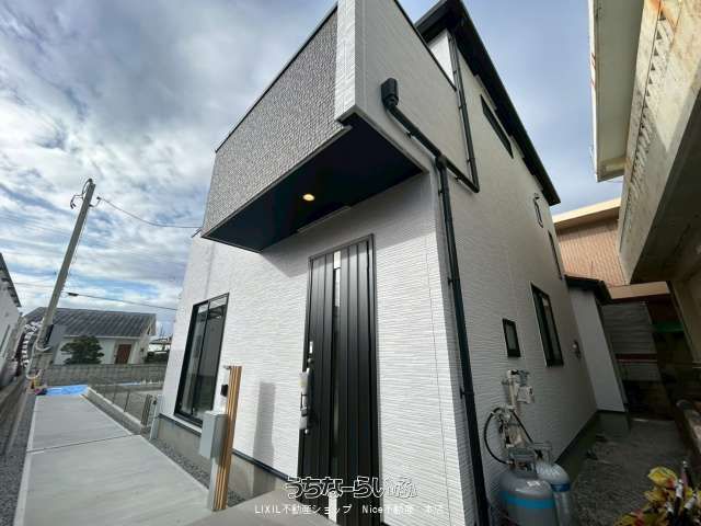New 4LDK House for Sale in Uruma City, Okinawa - Thumbnail 3