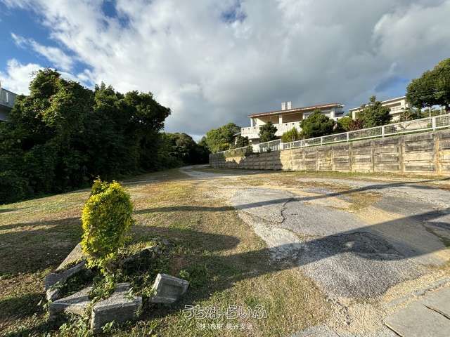 720sqm Land for Sale in Yomitan Village Near Zakimi Castle - Image 1
