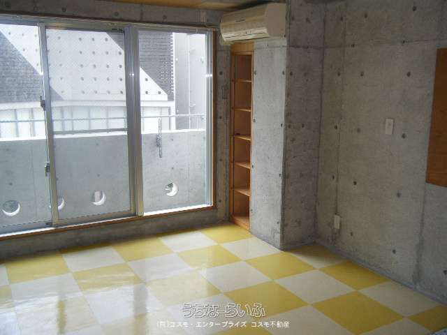 Stylish 1R Apartment for Rent in Naha's Omoromachi, Okinawa - Thumbnail 4
