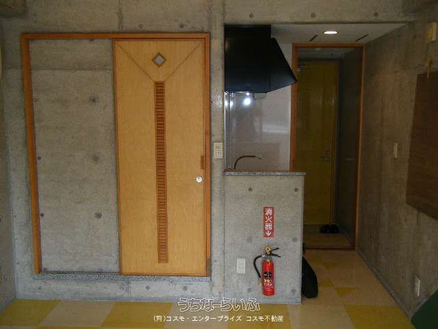 Stylish 1R Apartment for Rent in Naha's Omoromachi, Okinawa - Thumbnail 2