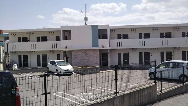 Kureino PREMIUM Miyasato 1K Apartment for Rent in Okinawa City - Thumbnail 2