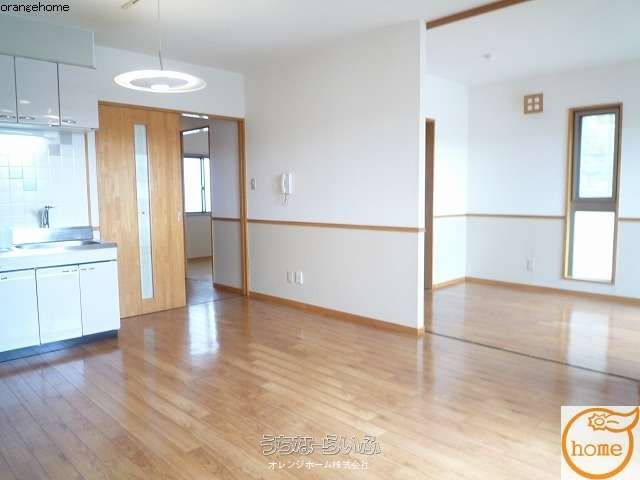 2LDK Pet-Friendly Apartment for Rent in Naha, Okinawa - Thumbnail 3
