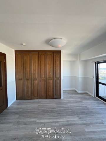 Renovated 2LDK Apartment with 7.7% Yield & Ocean View, Okinawa City - Thumbnail 3