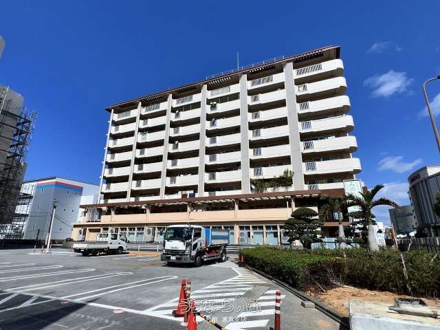 3LDK Apartment for Sale in Royal NY Mansion, Urasoe, Okinawa - Thumbnail 2