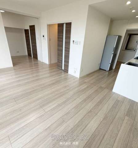 Okinawa City 3LDK Apartment for Sale with 6.8% Yield - Thumbnail 2