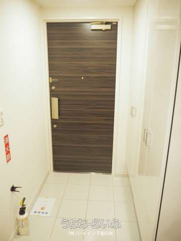 1LDK Apartment with Ocean View in Naha's Omoromachi - Thumbnail 4