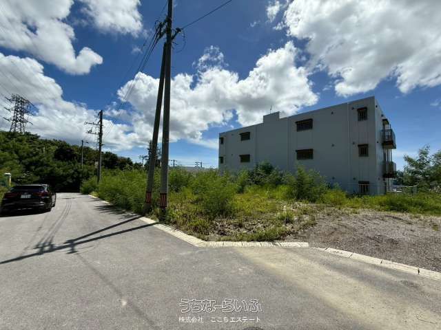 Land for Sale in Okinawa City Koja - 43 Tsubo Plot with Ocean View Potential - Thumbnail 3