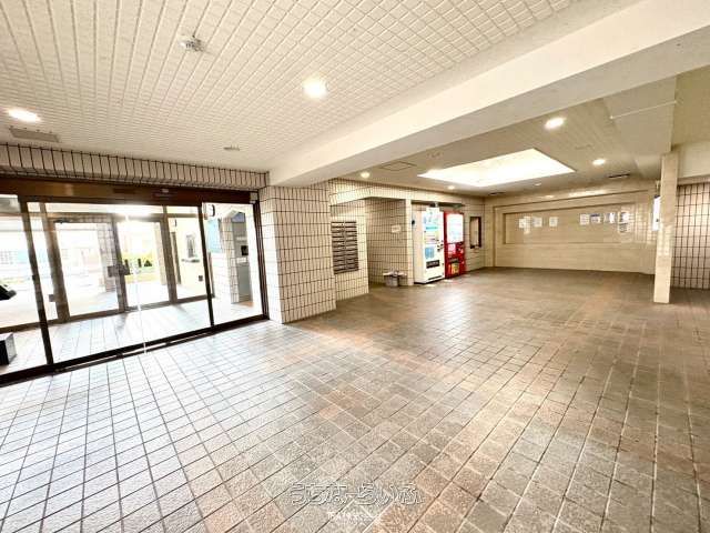 Rental Apartment in Urasoe, Okinawa - 2LDK with New Appliances - Thumbnail 3