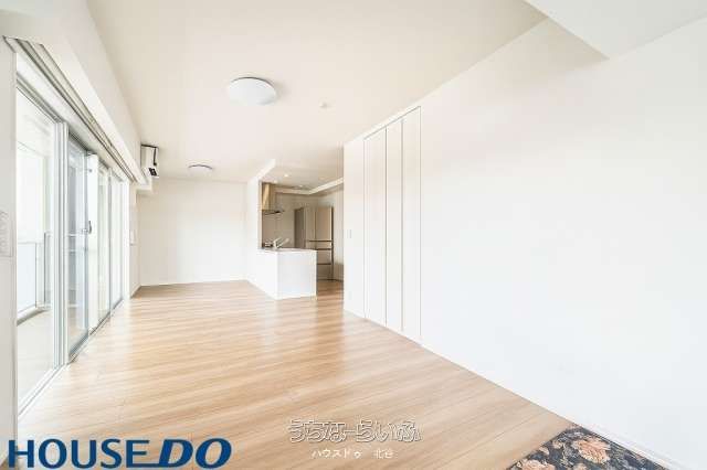Luxury Ocean View Apartment with Roof Terrace in Chatan, Okinawa - Thumbnail 3