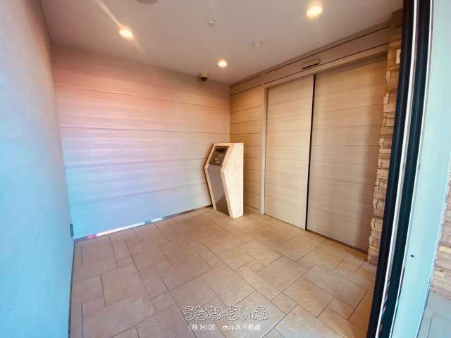 2LDK Condo for Sale in Chatan, Okinawa - 74.33m² - Thumbnail 4