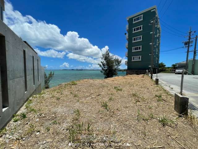 Oceanfront Land for Sale in Kin Town, Okinawa - 272m² - Thumbnail 2