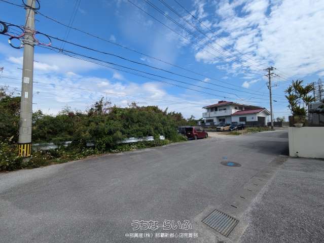 1486 sqm Land for Sale in Yaebaru, Okinawa - Development Opportunity - Thumbnail 2