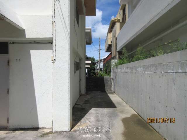 Land for Sale with Rental Building in Naha, Okinawa - Thumbnail 3