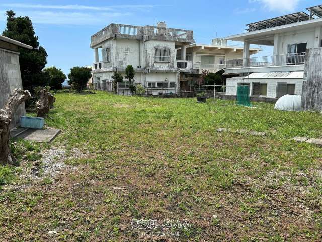 Land for Sale in Okinawa City - 1349m² with Panoramic Views - Thumbnail 2