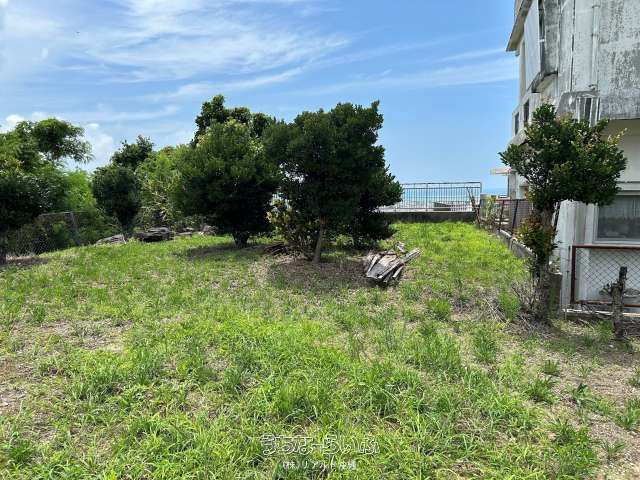 Land for Sale in Okinawa City - 1349m² with Panoramic Views - Thumbnail 3