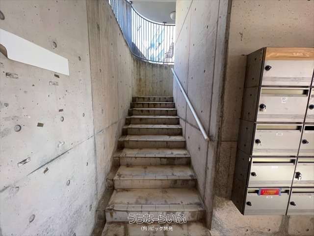 1R Apartment with Loft for Rent in Nagata, Naha, Okinawa - Thumbnail 4