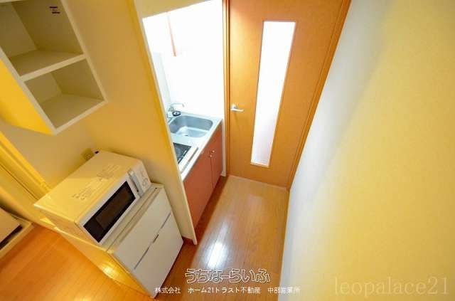Leopalace HIDE 102: Furnished 1K Apartment for Rent in Okinawa City - Thumbnail 4