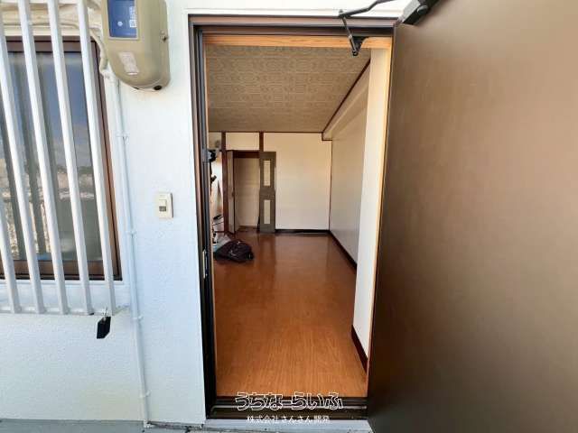 2LDK Apartment with Sea View in Chatan, Okinawa - Thumbnail 3