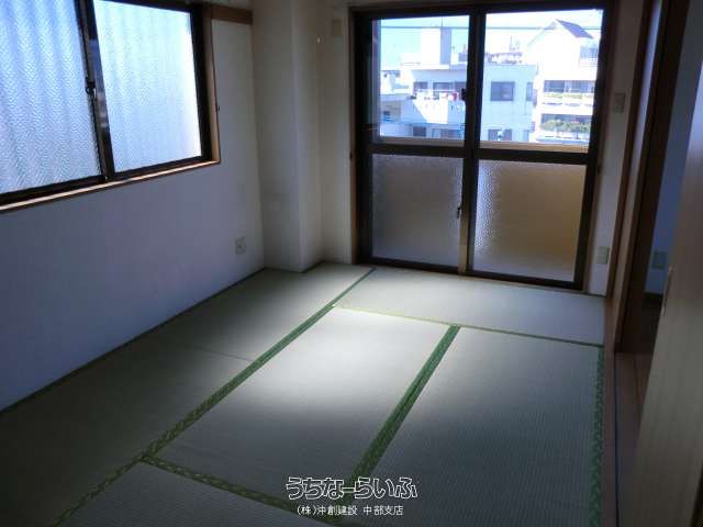 River Oasis 303: 2LDK Apartment for Rent in Ginowan, Okinawa - Thumbnail 3