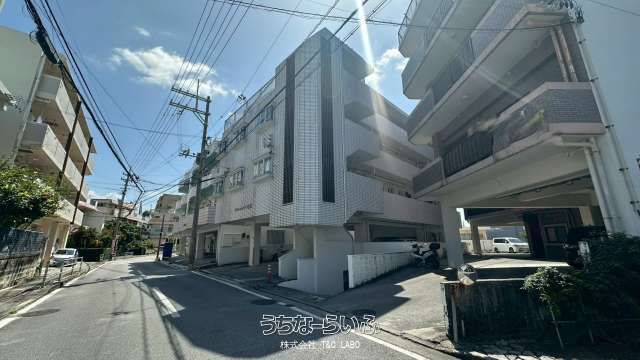 17-Unit Apartment Building for Sale in Urasoe, Okinawa - 6.33% Yield - Thumbnail 2