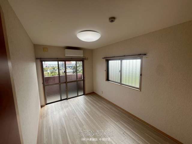 Oasis Zakimi 301: Renovated 3LDK Apartment with 2 Free Parking - Thumbnail 4