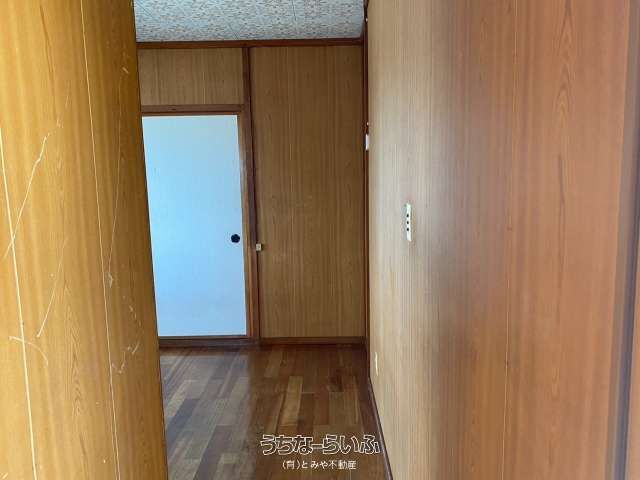1LDK Apartment for Rent in Ginowan, Okinawa - 40,000 Yen - Thumbnail 4
