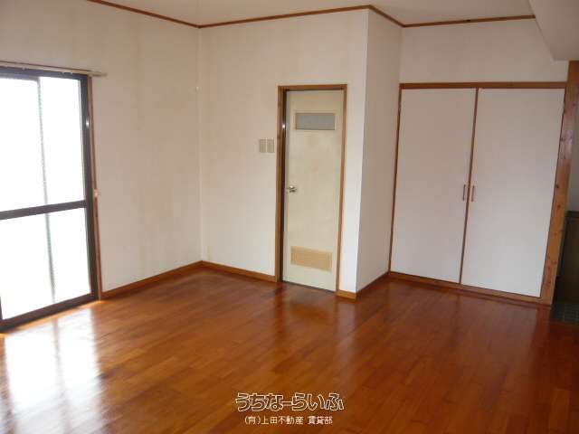 1R Apartment for Rent in Urasoe City, Okinawa - Wa Heights - Thumbnail 2
