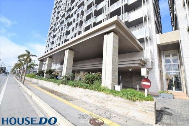 Ocean View 3LDK Apartment for Sale in Chatan, Okinawa - Thumbnail 3