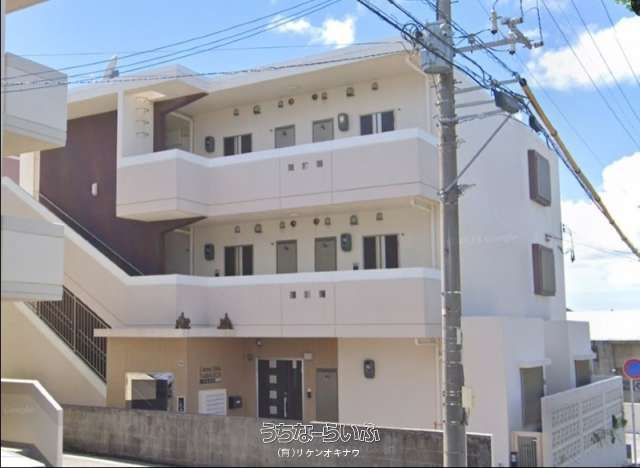 Cosmo Hills Yamaguchi 203: 1K Apartment for Rent in Okinawa City - Thumbnail 2