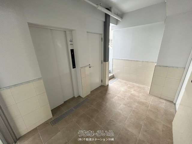 1LDK Apartment for Rent in Crestage Chatan, Okinawa - No Deposit - Thumbnail 3