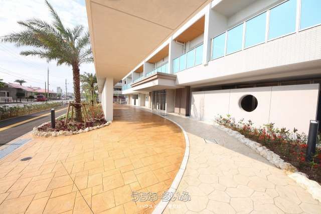 Renovated 1LDK Apartment with Study in Premist Toyosaki Sea and Parks - Thumbnail 2