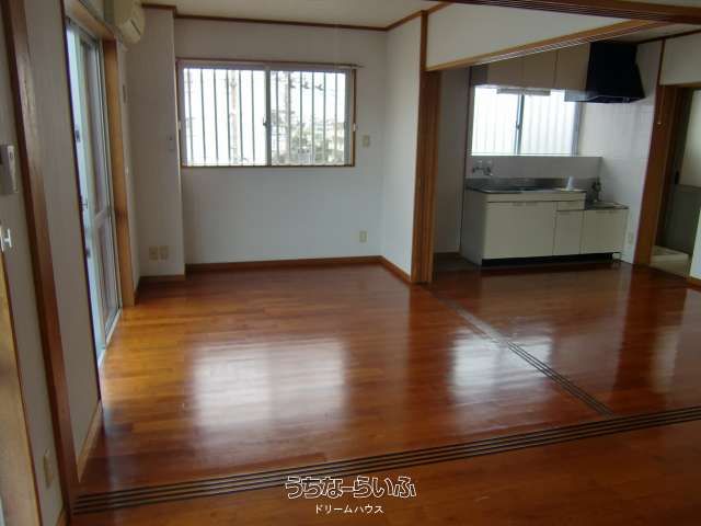 Co-op Maruyoshi 3DK Apartment for Rent in Nakagusuku Village - Thumbnail 2