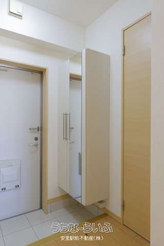 1LDK Apartment for Rent in Uruma, Okinawa - M's Garden II - Thumbnail 2