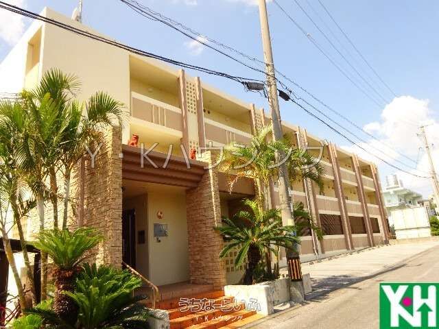 1LDK Apartment for Rent in Okinawa City, Takihara - Thumbnail 2