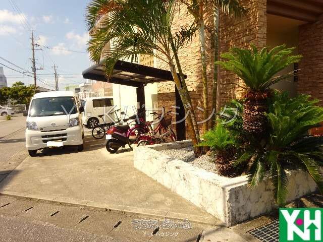1LDK Apartment for Rent in Okinawa City, Takihara - Thumbnail 3