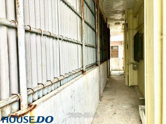 Chatan Hilltop Property with Shop, Office & Residence for Sale - Thumbnail 4