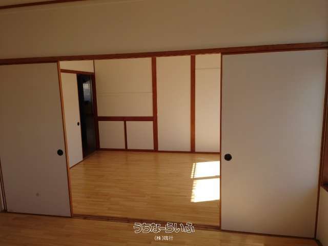 Two-Story House with Rental Income in Uruma, Okinawa - Thumbnail 3