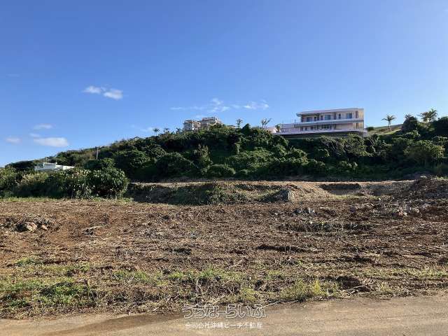 Ocean View Land for Sale in Motobu, Okinawa with Island Panoramas - Thumbnail 3