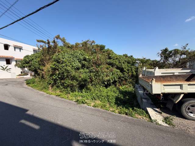 673 sqm Land for Sale in Yomitan Village, Okinawa with Sea Views - Thumbnail 3
