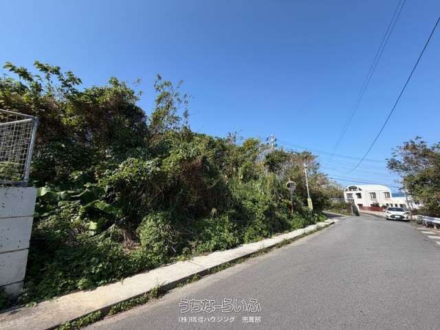 673 sqm Land for Sale in Yomitan Village, Okinawa with Sea Views - Thumbnail 2