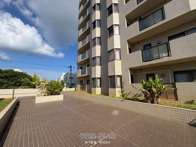 Famiru Izumizaki Harbor View 303: 3LDK Apartment in Naha - Thumbnail 3