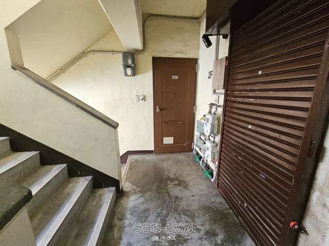 Renovated 2LDK Apartment for Sale in Naha's Kumoji - Thumbnail 3