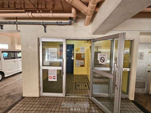 Renovated 2LDK Apartment for Sale in Naha's Kumoji - Thumbnail 4