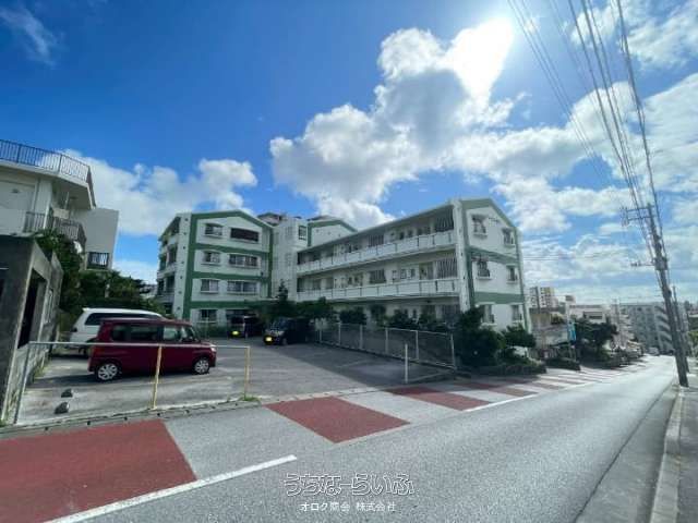 City Court Taira Apartment Building for Sale in Urasoe, Okinawa - Thumbnail 4