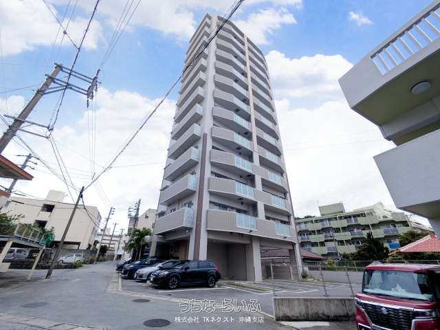3LDK Corner Apartment with Dual Balconies for Sale in Naha - Image 1