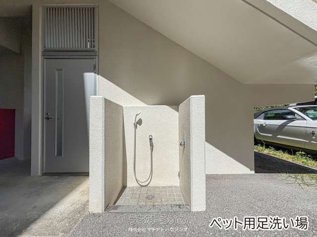 1LDK Apartment for Sale in Naha with Sea View | Sharlake Shurijo Koen - Image 1