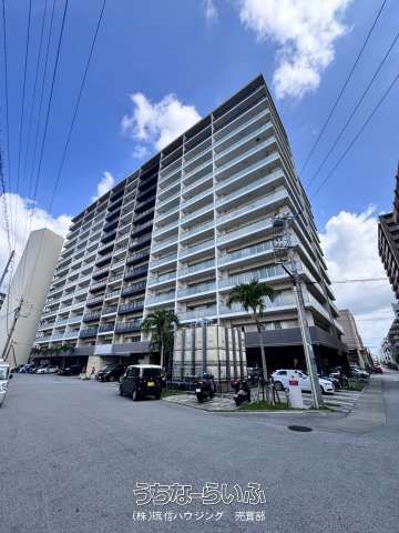 Le Cinq Naha West Street 3LDK Apartment with Sea Views for Sale - Image 1